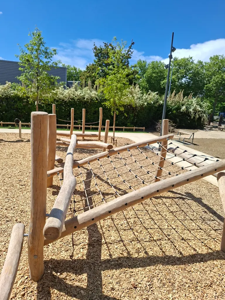 JAJ015_Escalacours (5).webp